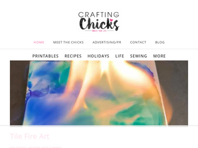 'thecraftingchicks.com' screenshot