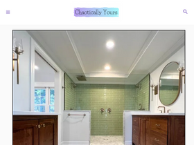 'chaoticallyyours.com' screenshot