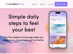 roundglassliving.com