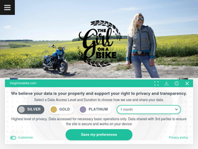 'thegirlonabike.com' screenshot