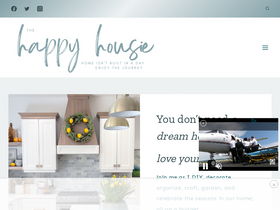 'thehappyhousie.com' screenshot