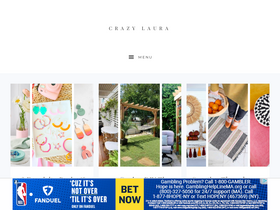 'crazylaura.com' screenshot