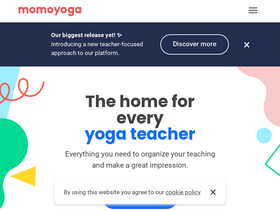 'momoyoga.com' screenshot