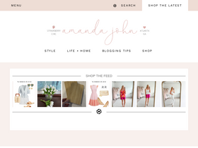 'strawberrychicblog.com' screenshot