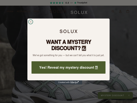 Soluxsneakers homepage screenshot