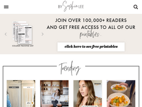 'bysophialee.com' screenshot