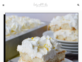 'ladyandtheblog.com' screenshot