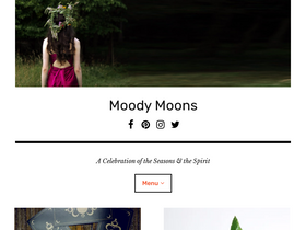 'moodymoons.com' screenshot